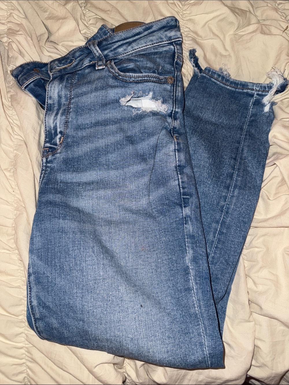 American Eagle Outfitters Women's Light Blue Distressed Skinny Jeans